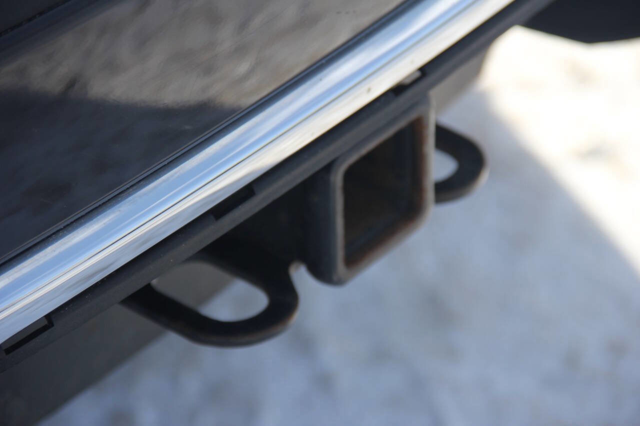 Used 2023 GMC Yukon XL SLT image 10