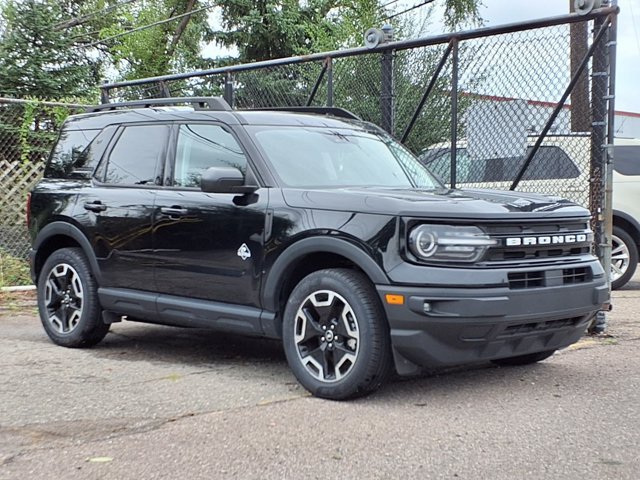 Certified 2023 Ford Bronco Sport Outer Banks w/ Tech Package AWD/4WD image 1