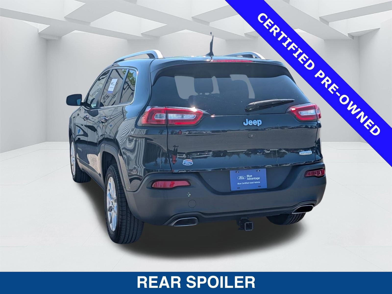 Used 2018 Jeep Cherokee Latitude Plus image 2
