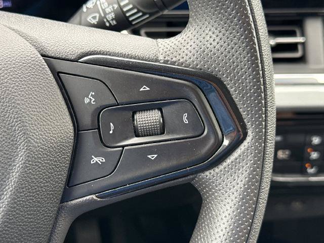 Used 2025 Chevrolet Trax LT FWD image 18