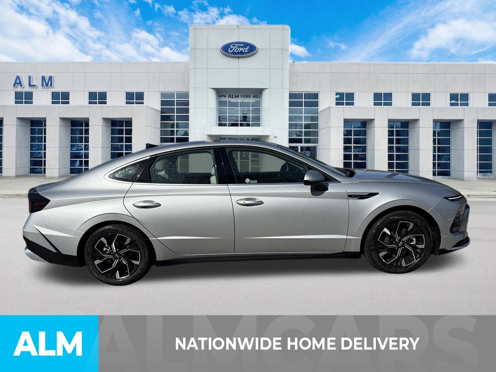 Used 2025 Hyundai Sonata SEL FWD image 4