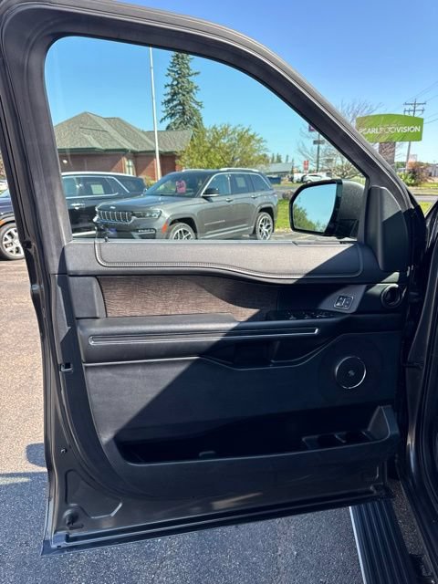 Certified 2019 Ford Expedition Limited w/ Equipment Group 302A AWD/4WD image 18