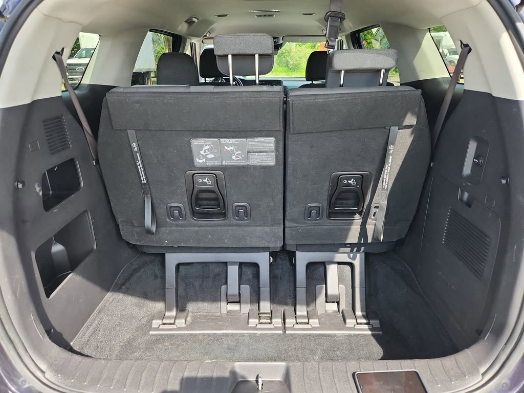 Used 2023 Kia Carnival LX image 46