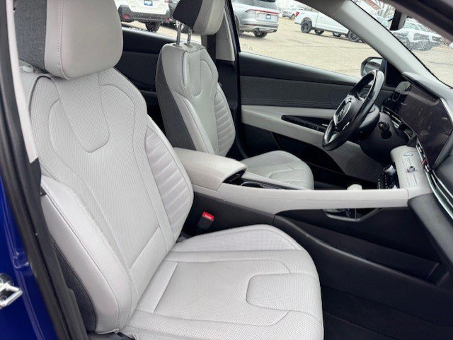 Used 2023 Hyundai Elantra Limited w/ Cargo Package FWD image 32