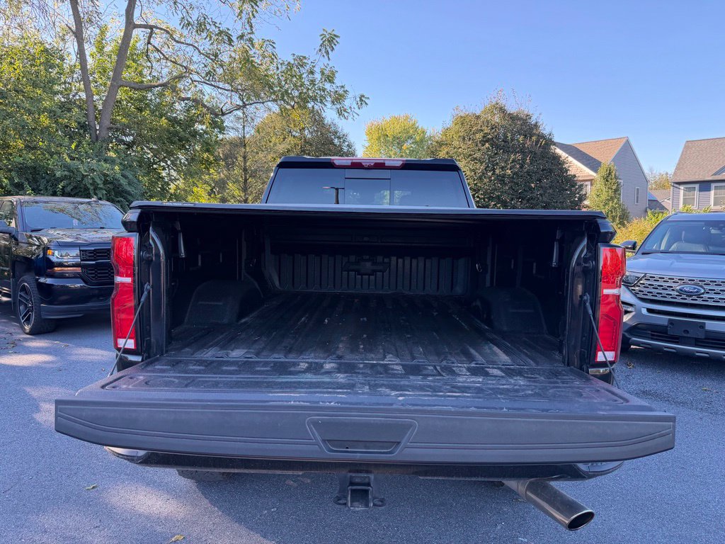 Used 2025 Chevrolet Silverado 2500 High Country w/ Technology Package AWD/4WD image 12