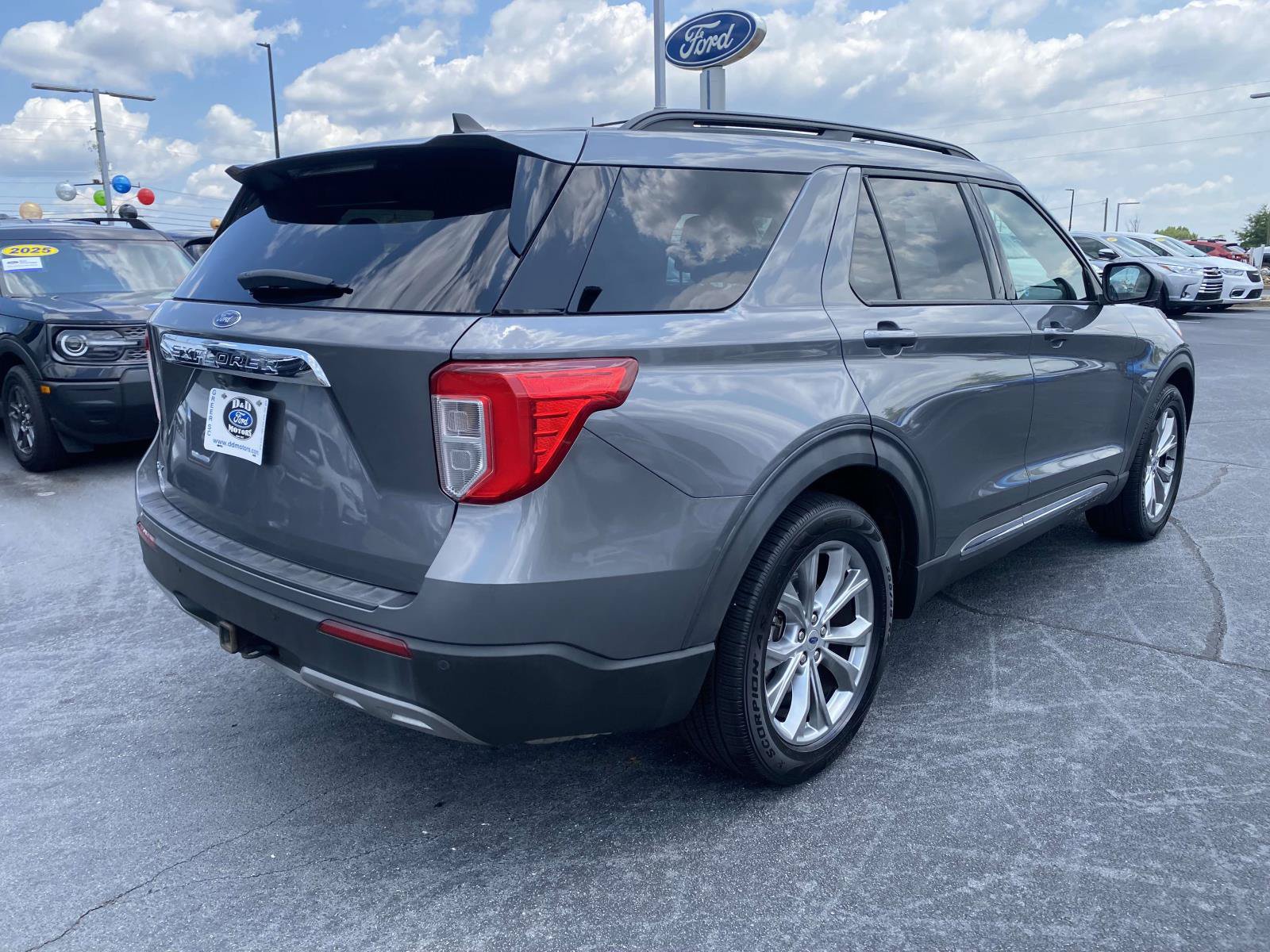 Certified 2021 Ford Explorer XLT w/ Equipment Group 202A RWD image 7