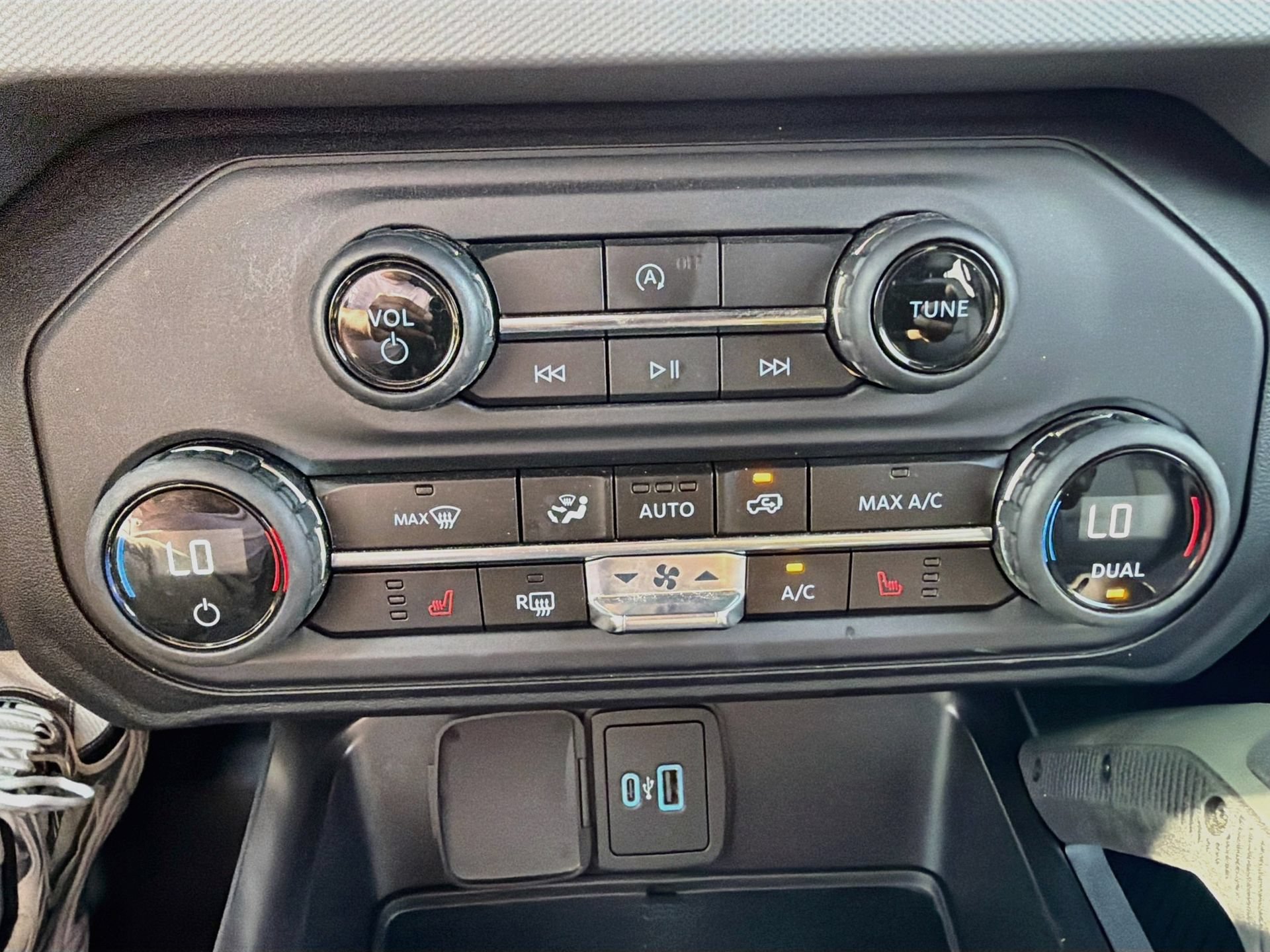 Certified 2024 Ford Bronco Everglades AWD/4WD image 21