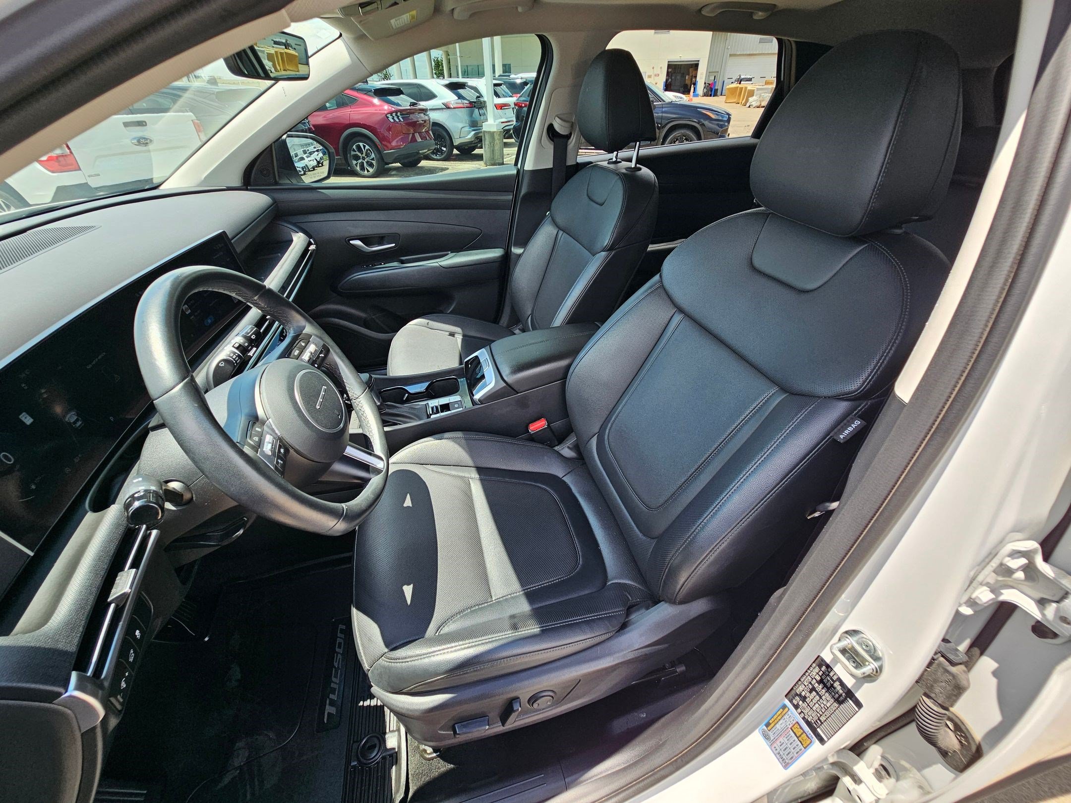 Used 2025 Hyundai Tucson SEL FWD image 16