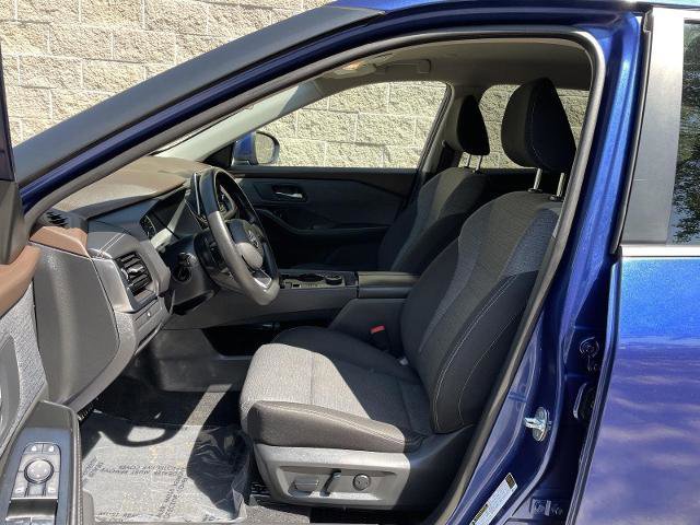 Used 2022 Nissan Rogue SV image 17