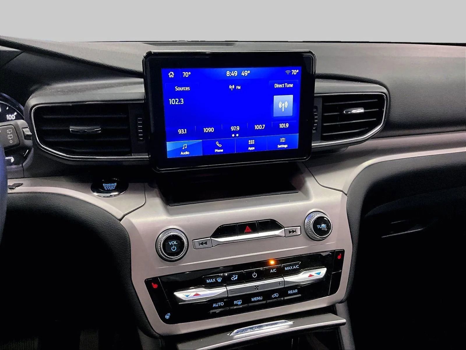 Certified 2024 Ford Explorer XLT w/ Equipment Group 202A image 6