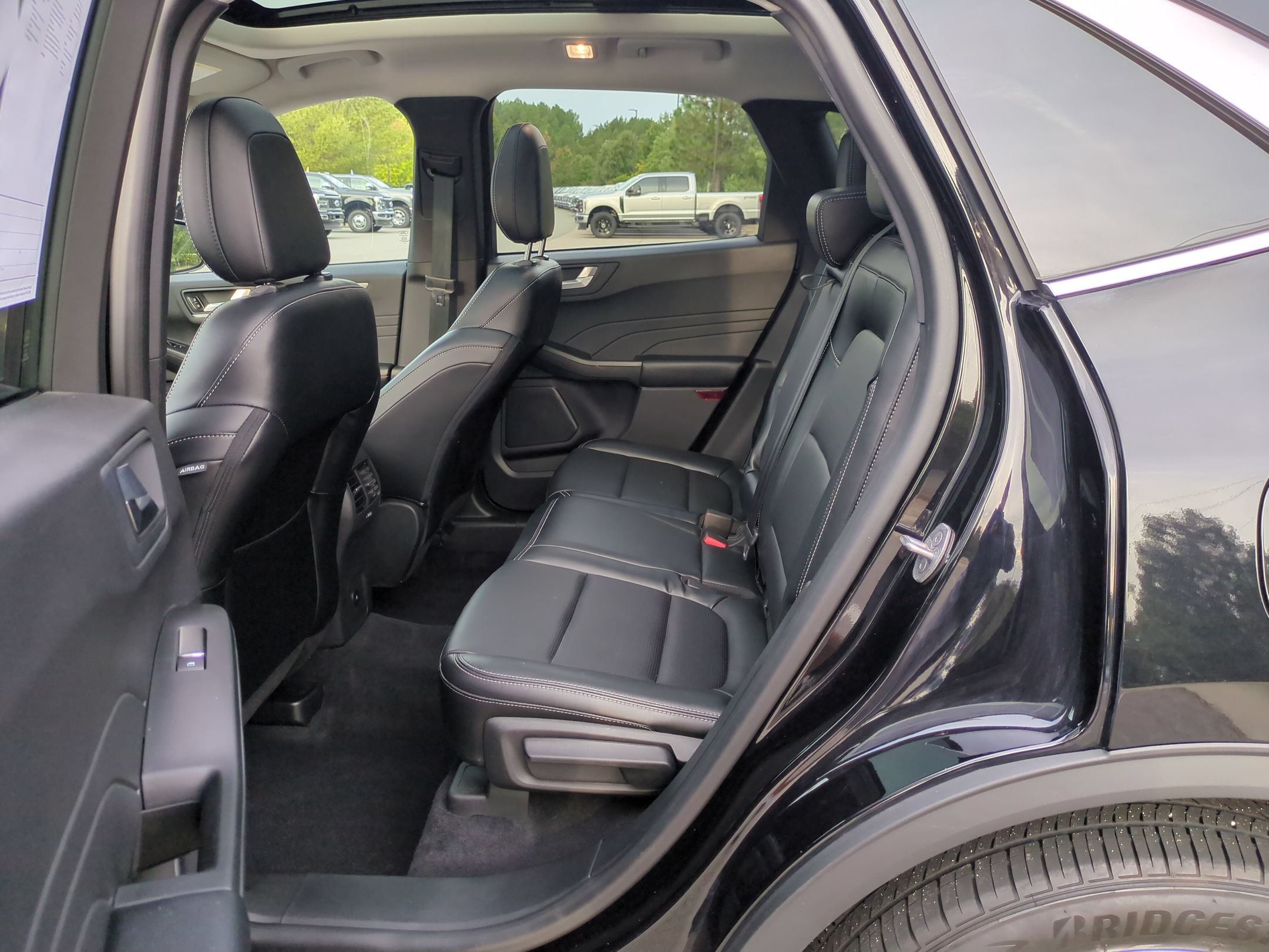 Certified 2023 Ford Escape Platinum AWD/4WD image 30