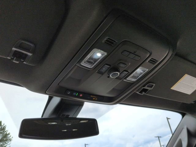 Used 2022 Chevrolet Tahoe LT w/ Luxury Package image 21