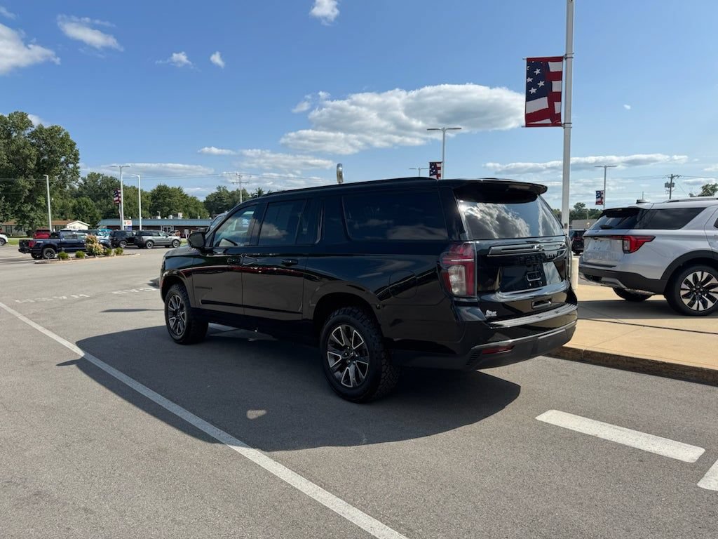 Used 2022 Chevrolet Suburban Z71 AWD/4WD image 6