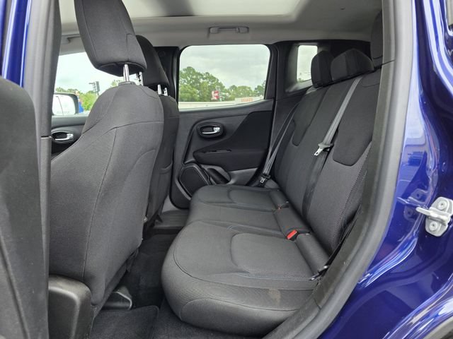 Used 2021 Jeep Renegade Latitude FWD image 17
