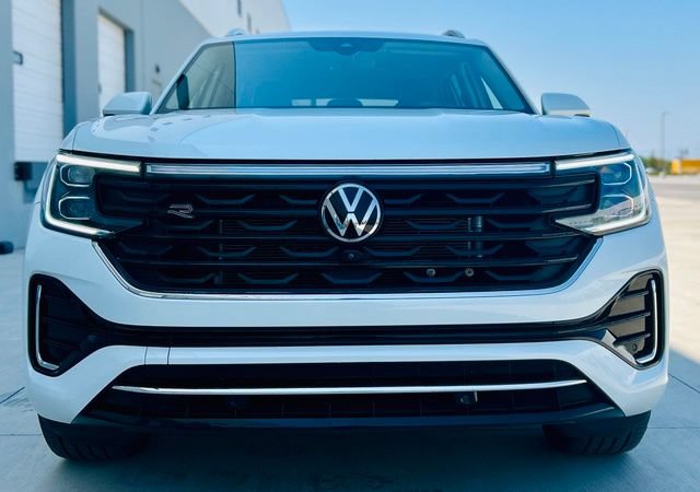 Used 2024 Volkswagen Atlas SEL Premium R-Line AWD/4WD image 2