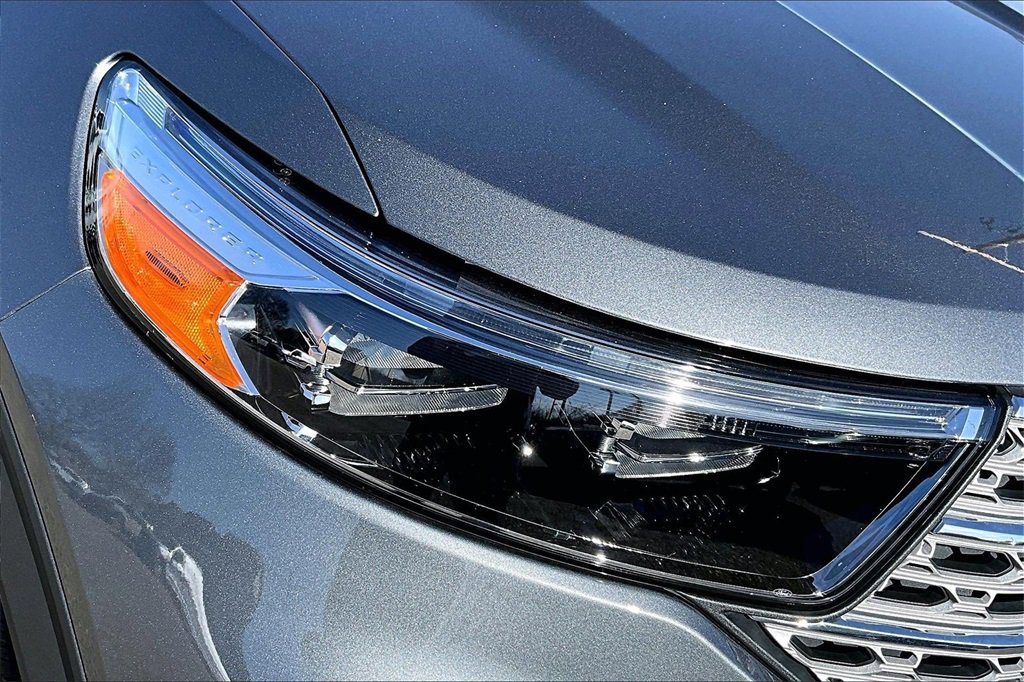 Certified 2023 Ford Explorer Limited w/ Equipment Group 301A image 30