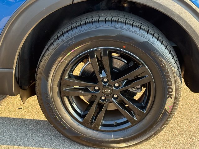 Certified 2020 Ford Explorer XLT w/ Equipment Group 202A AWD/4WD image 5
