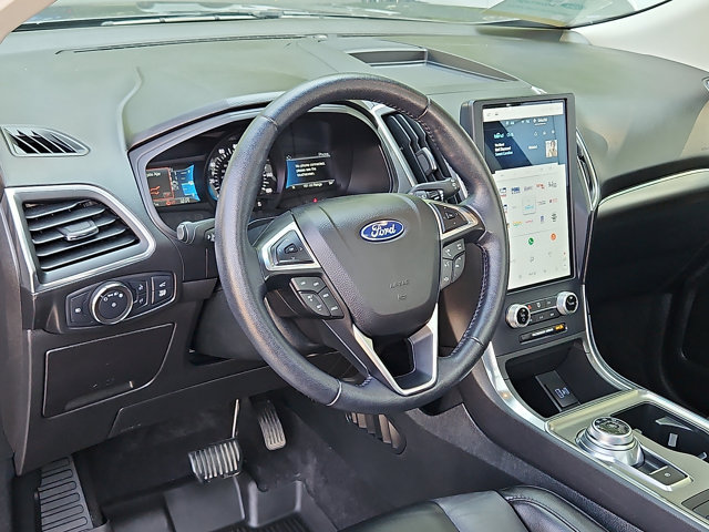 Certified 2022 Ford Edge Titanium AWD/4WD image 32