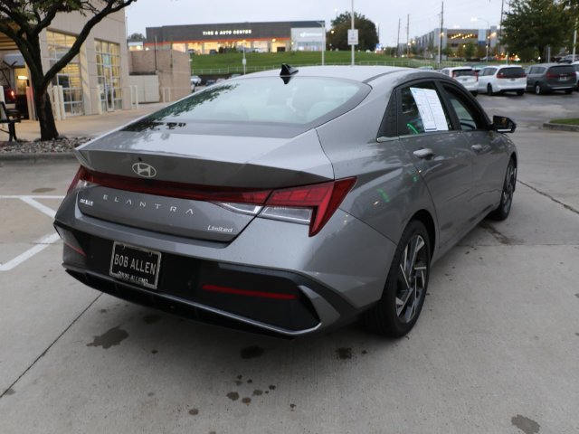 Used 2024 Hyundai Elantra Limited FWD image 6