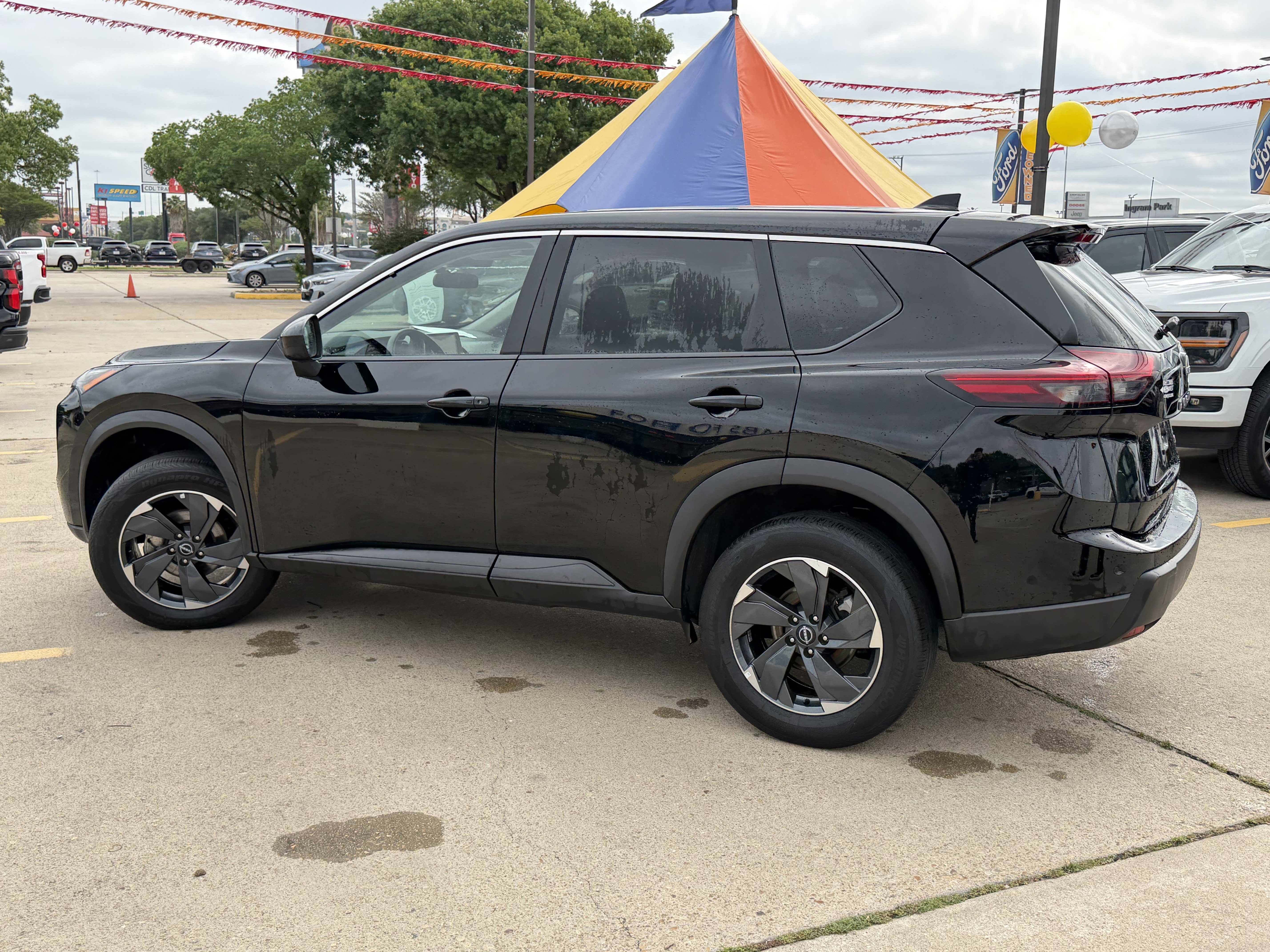 Used 2025 Nissan Rogue SV AWD/4WD image 10