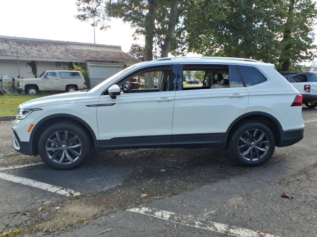 Used 2024 Volkswagen Tiguan SE AWD/4WD image 5