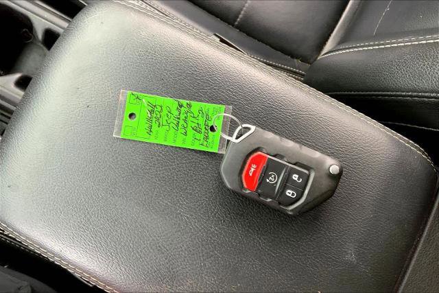 Used 2022 Jeep Wrangler Unlimited Sahara w/ Cold Weather Group AWD/4WD image 15