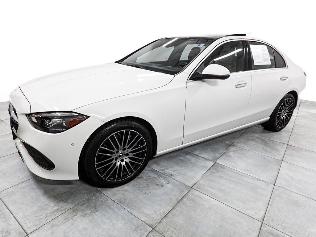 Used 2025 Mercedes-Benz C 300 4MATIC Sedan image 4