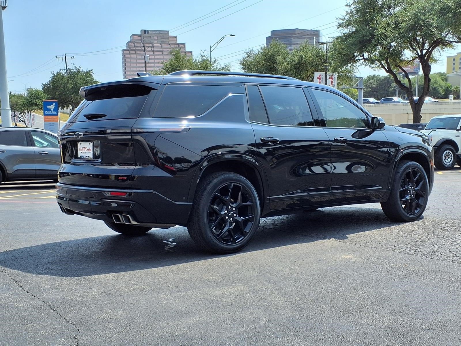 Used 2025 Chevrolet Traverse RS AWD/4WD image 6