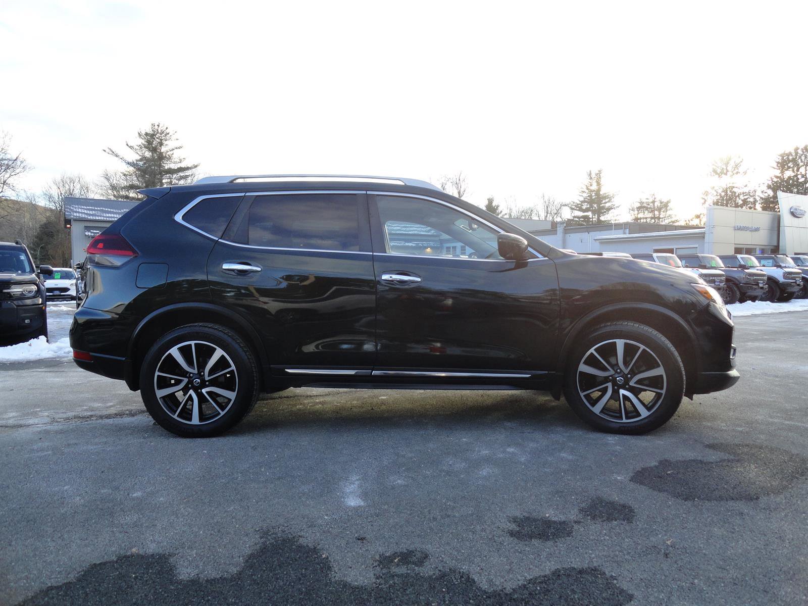 Used 2020 Nissan Rogue SL w/ Premium Package image 6