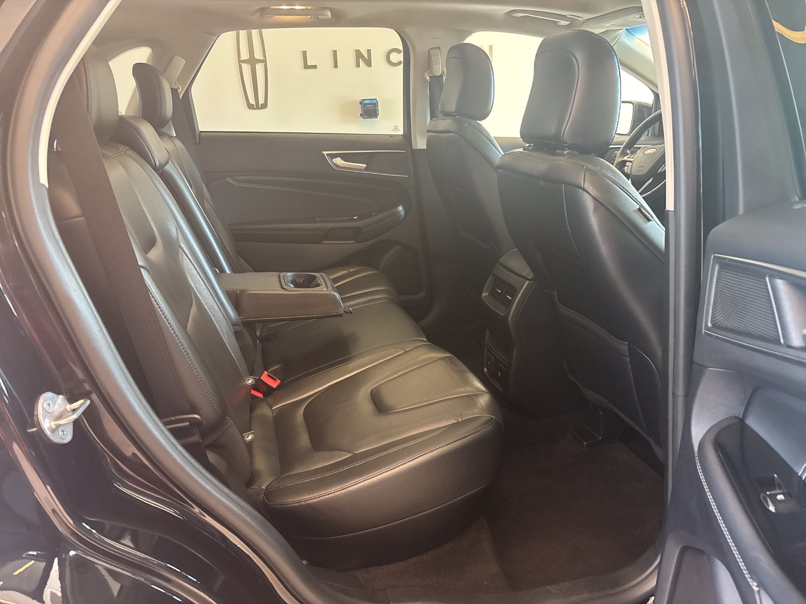 Certified 2020 Ford Edge Titanium FWD image 9