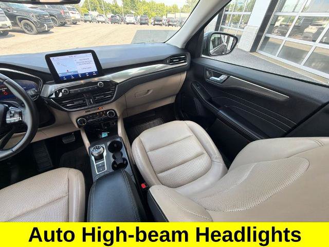 Certified 2022 Ford Escape Titanium AWD/4WD image 12
