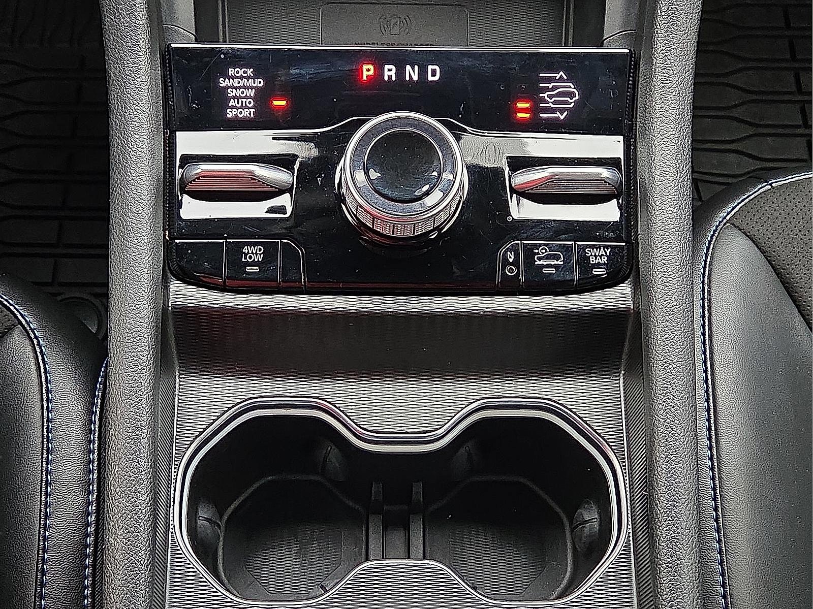 Used 2024 Jeep Grand Cherokee Trailhawk w/ Luxury Tech Group III image 19