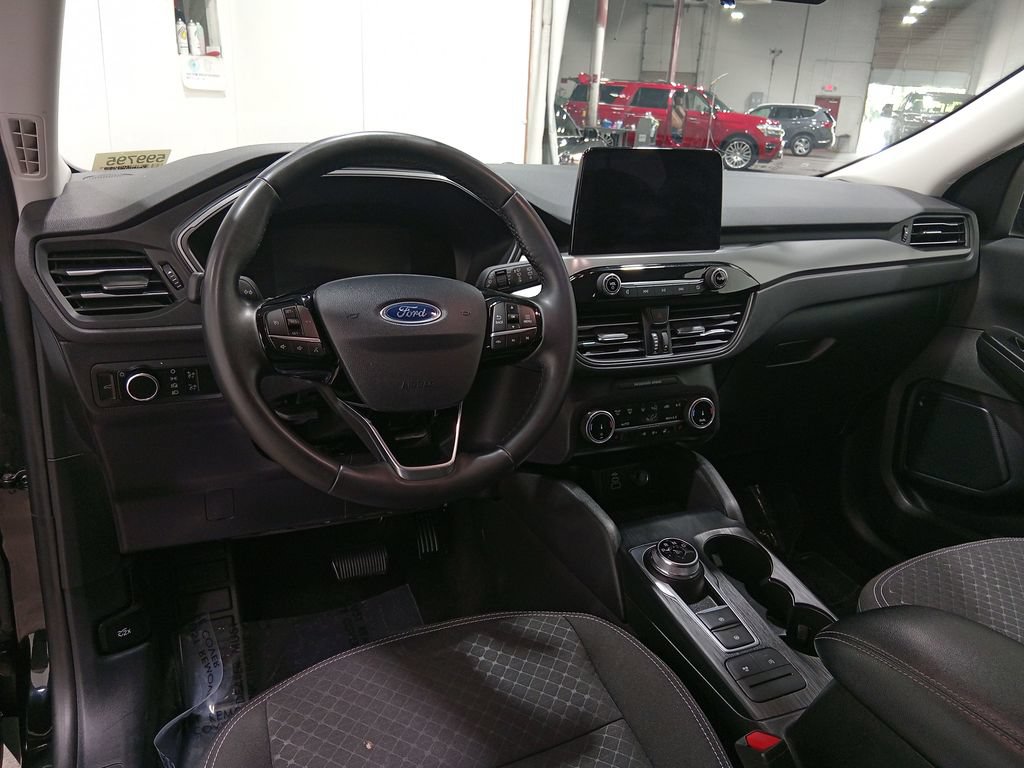 Certified 2024 Ford Escape Active AWD/4WD image 14
