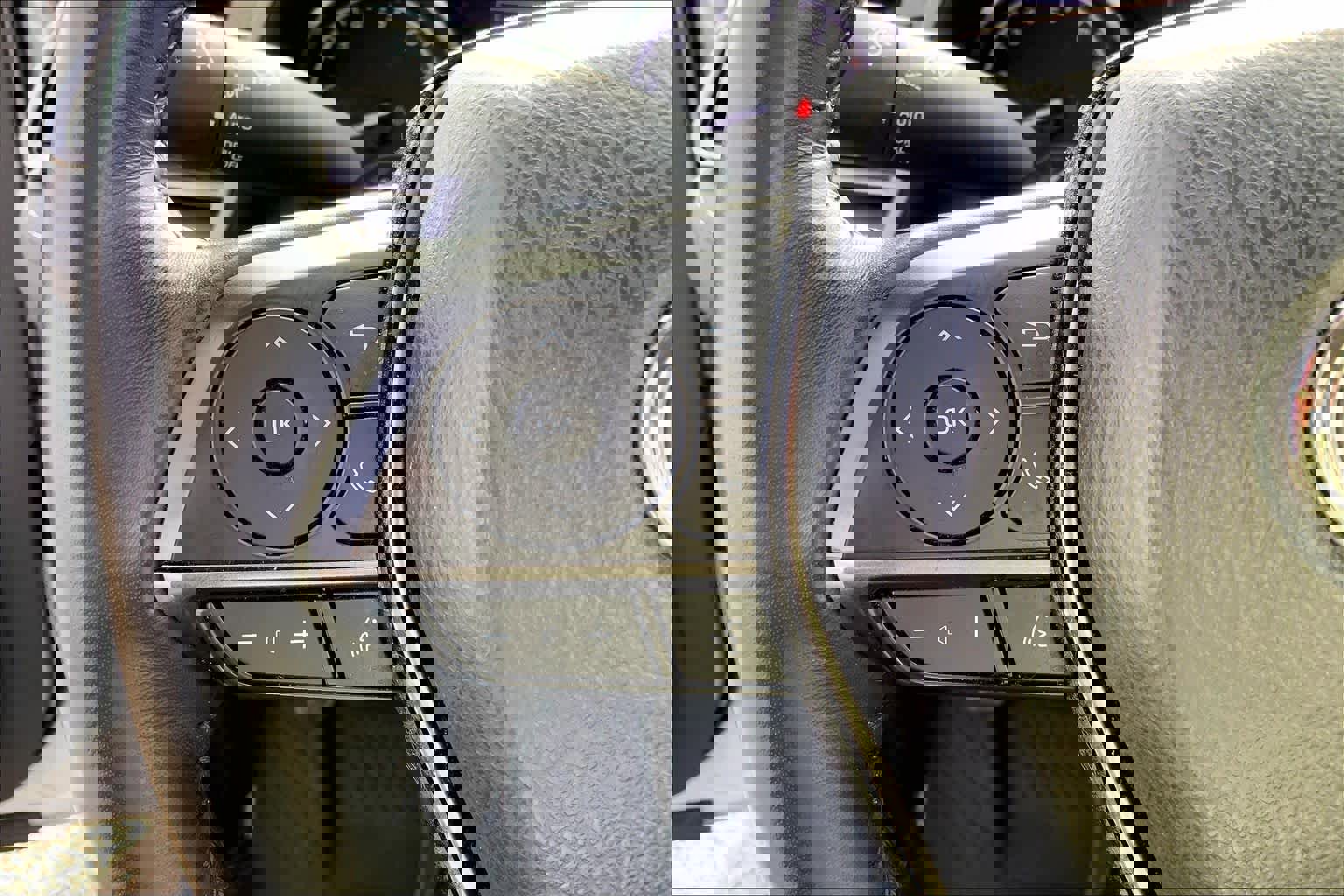 Used 2022 Toyota Camry SE image 21