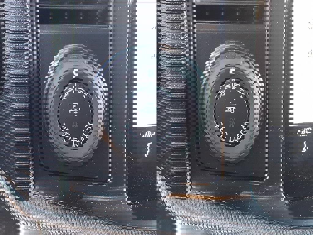 Certified 2024 Ford F150 Lariat w/ Equipment Group 502A High image 18