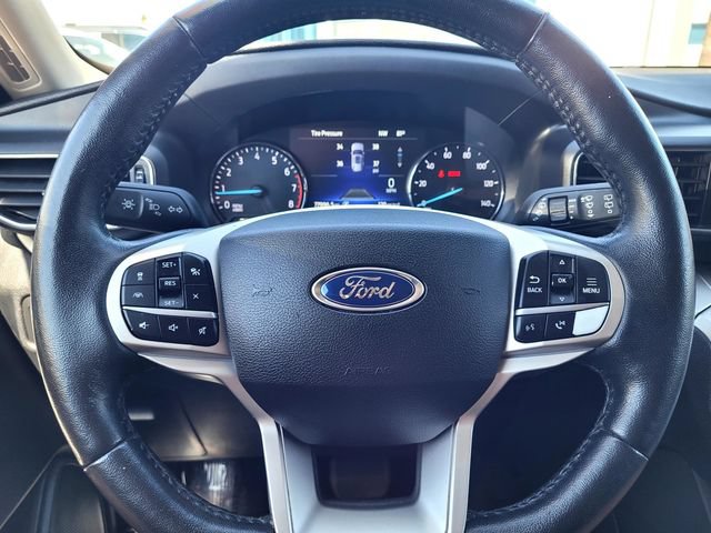 Certified 2021 Ford Explorer XLT w/ Equipment Group 202A RWD image 25