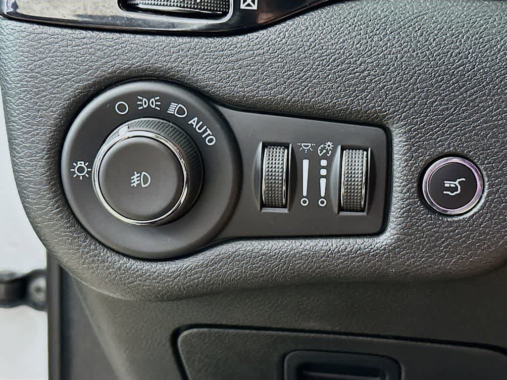 Used 2023 Jeep Cherokee Altitude Lux AWD/4WD image 27