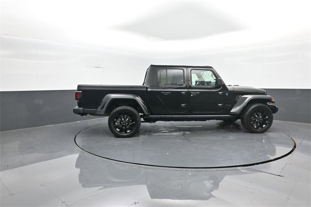 Used 2024 Jeep Gladiator Sport image 8
