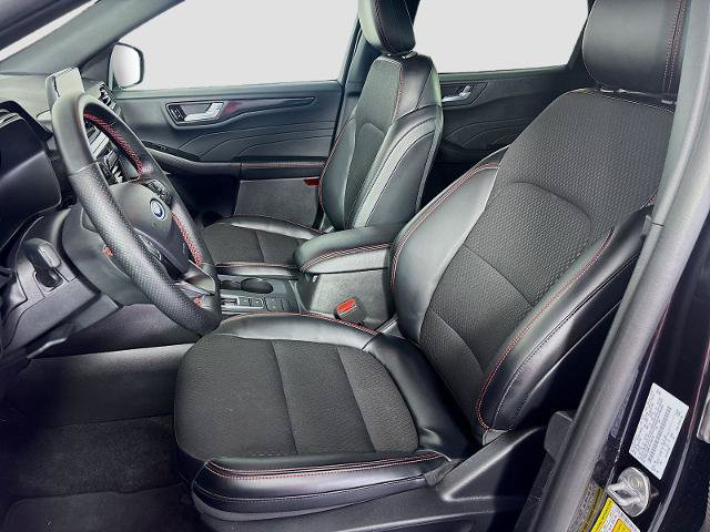 Certified 2025 Ford Escape ST-Line AWD/4WD image 19