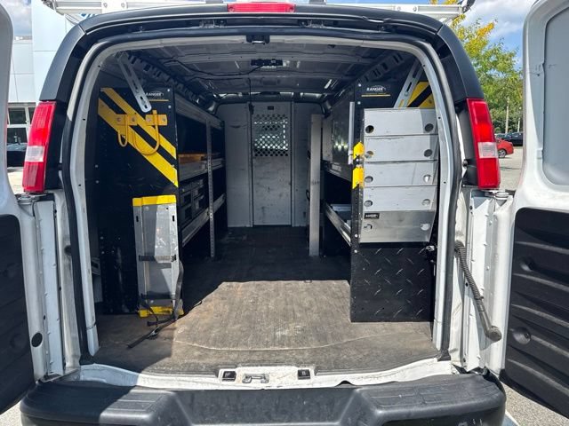 Used 2022 Chevrolet Express 2500 w/ Driver Convenience Package RWD image 5