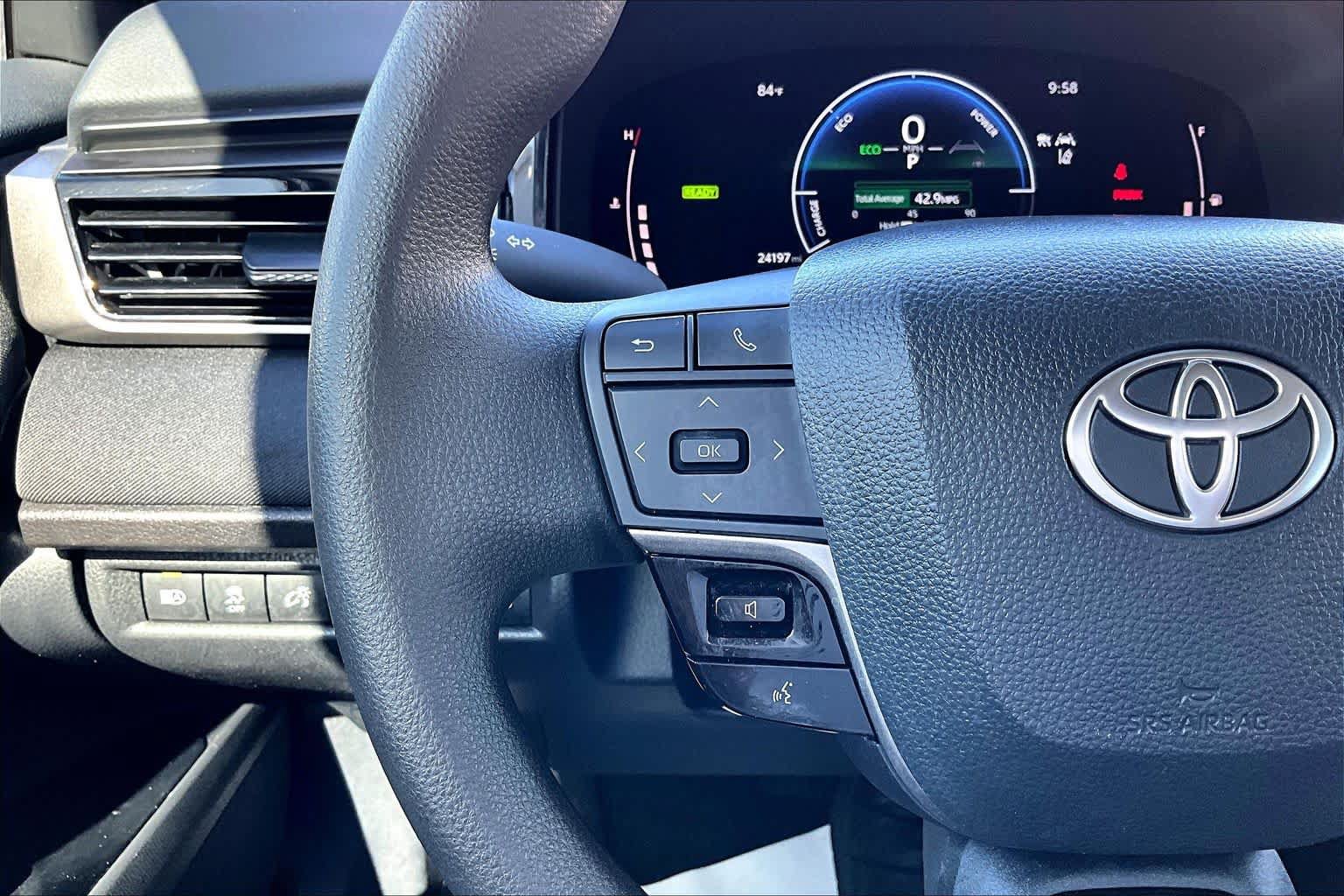 Used 2025 Toyota Camry LE FWD image 24