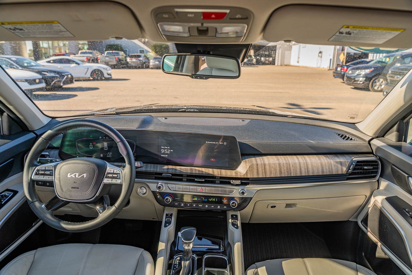 Used 2023 Kia Telluride EX w/ EX Captain's Chair Package image 25