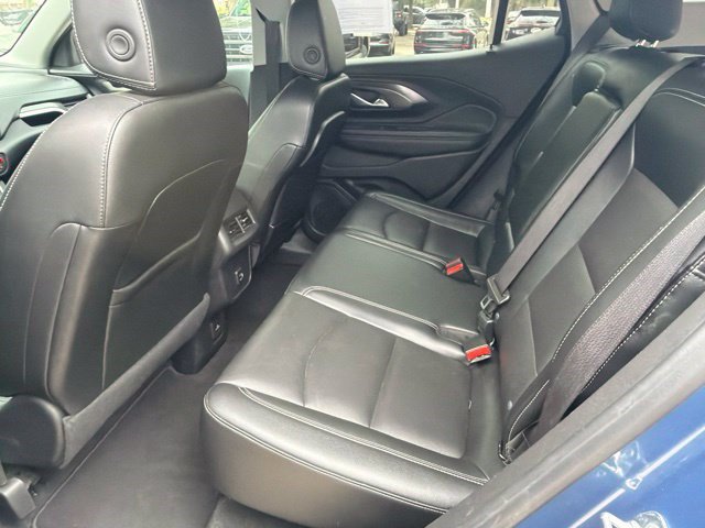 Used 2024 GMC Terrain SLT AWD/4WD image 17