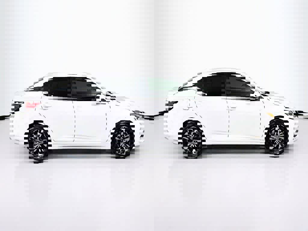 Used 2023 Nissan Sentra SV image 6