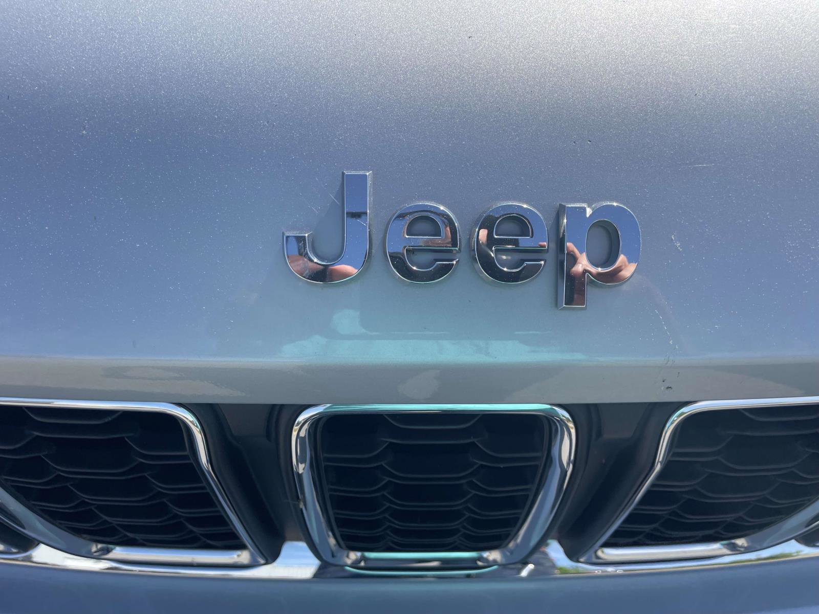 Used 2021 Jeep Grand Cherokee L Laredo w/ Luxury Tech Group I RWD image 4