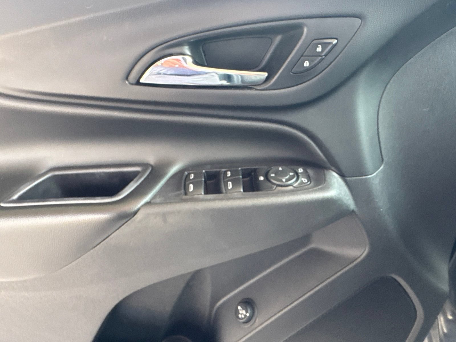 Used 2018 Chevrolet Equinox LT AWD/4WD image 20