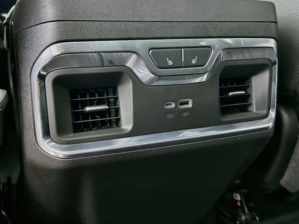 Used 2024 GMC Sierra 3500 Denali w/ Denali Reserve Package AWD/4WD image 13