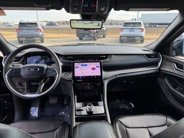 Used 2024 Jeep Grand Cherokee L Limited w/ Luxury Tech Group II image 28