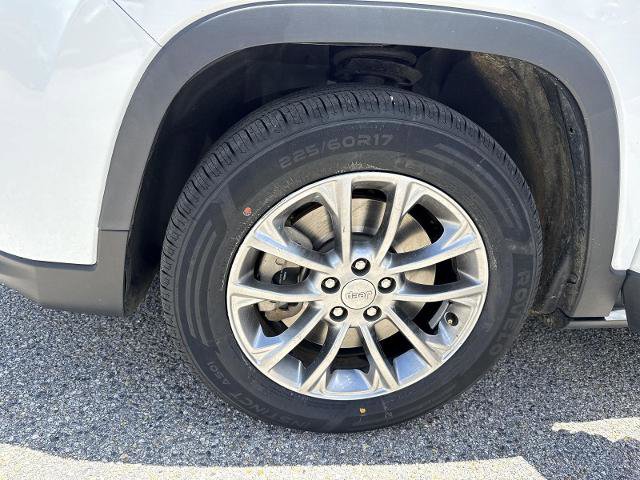 Used 2019 Jeep Cherokee Latitude Plus FWD image 32