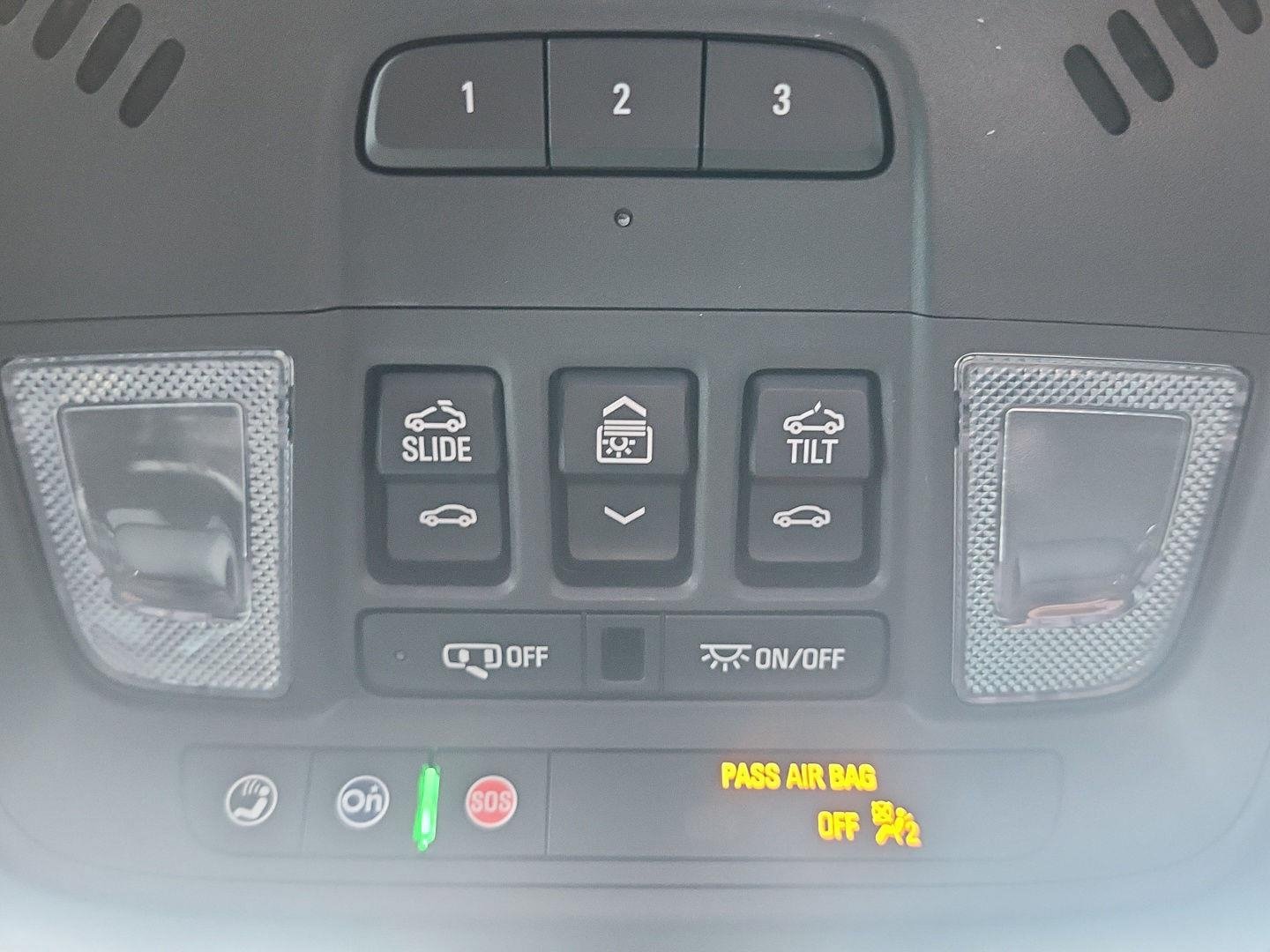 Used 2023 Chevrolet Traverse Premier AWD/4WD image 22